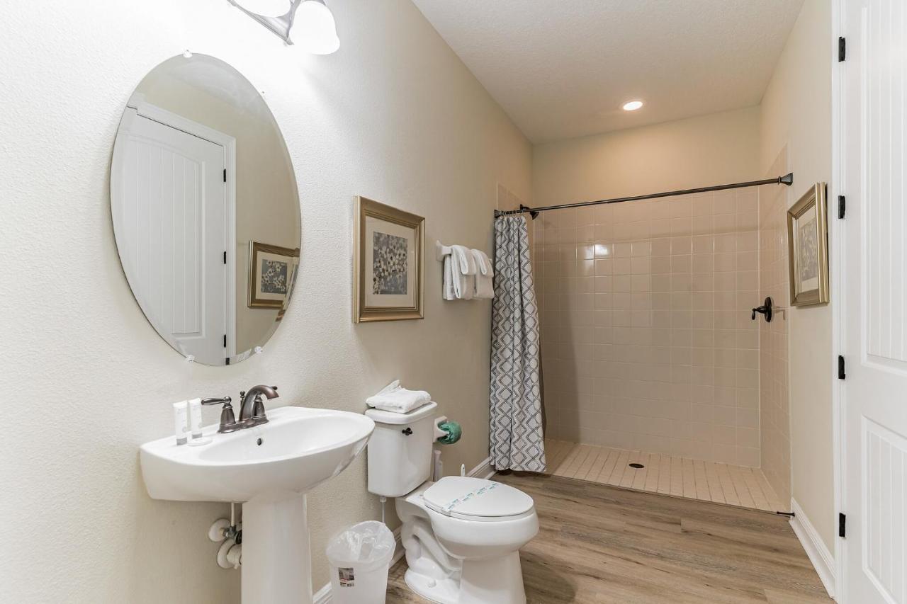 Huge 10 Bdr Family House With Arcades And Free Pool Heat Near Disney オーランド エクステリア 写真