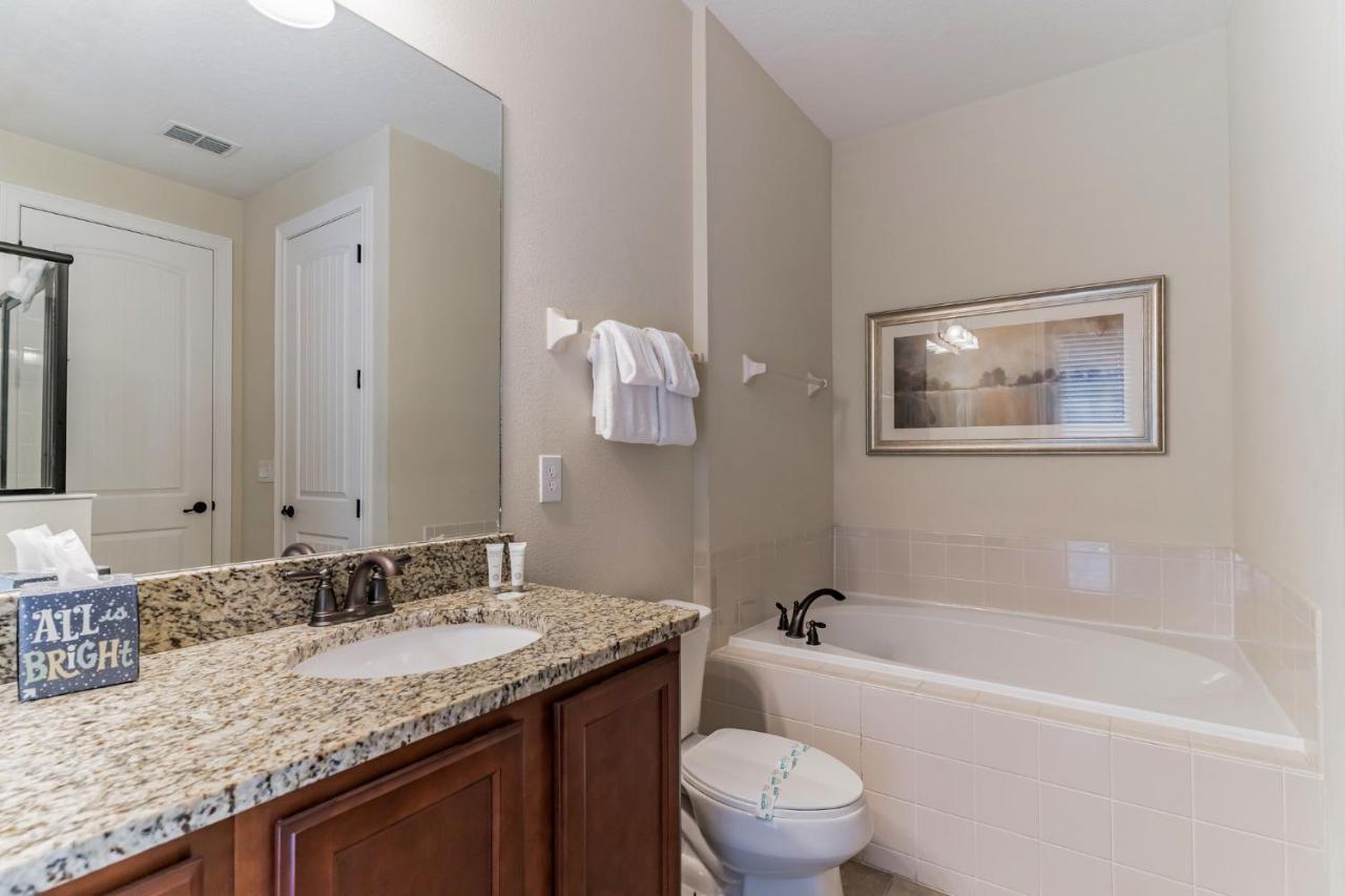 Huge 10 Bdr Family House With Arcades And Free Pool Heat Near Disney オーランド エクステリア 写真