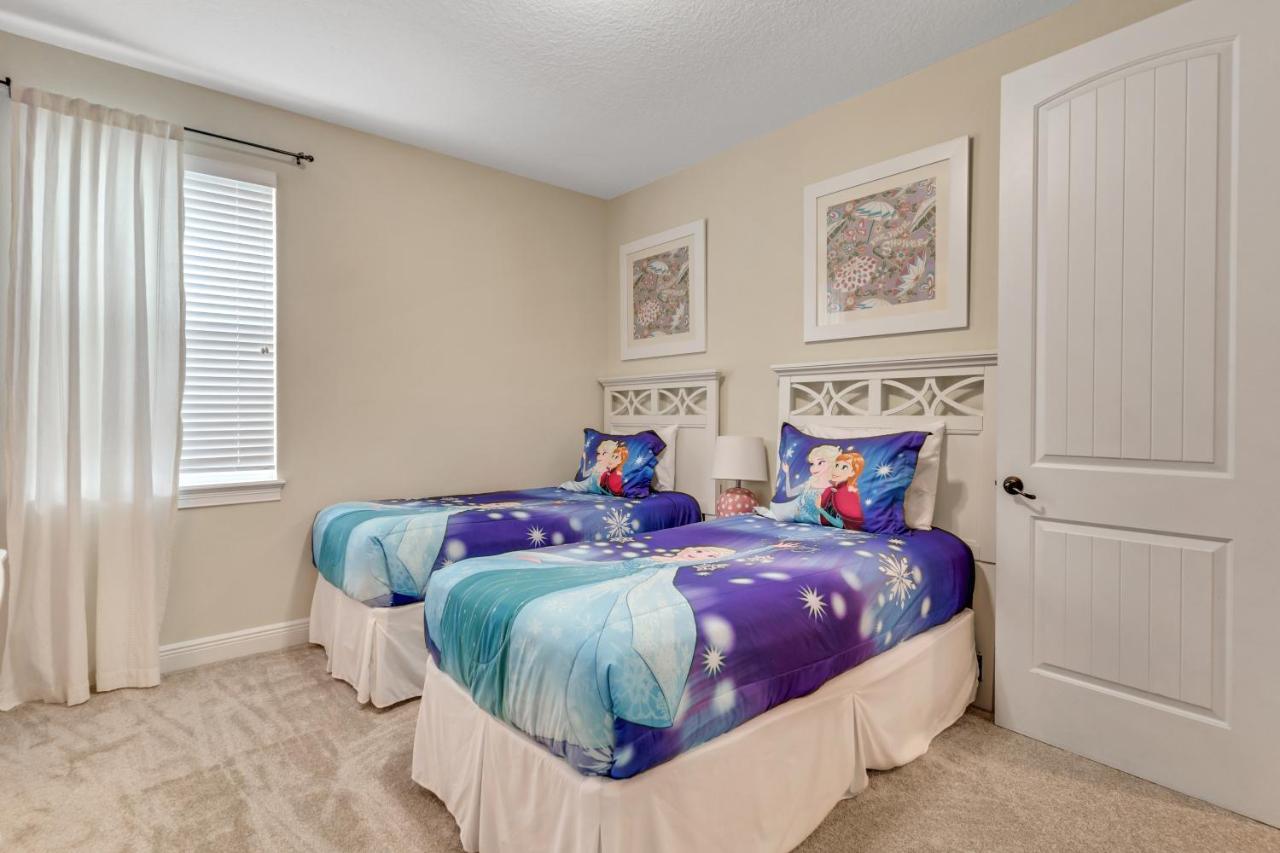 Huge 10 Bdr Family House With Arcades And Free Pool Heat Near Disney オーランド エクステリア 写真